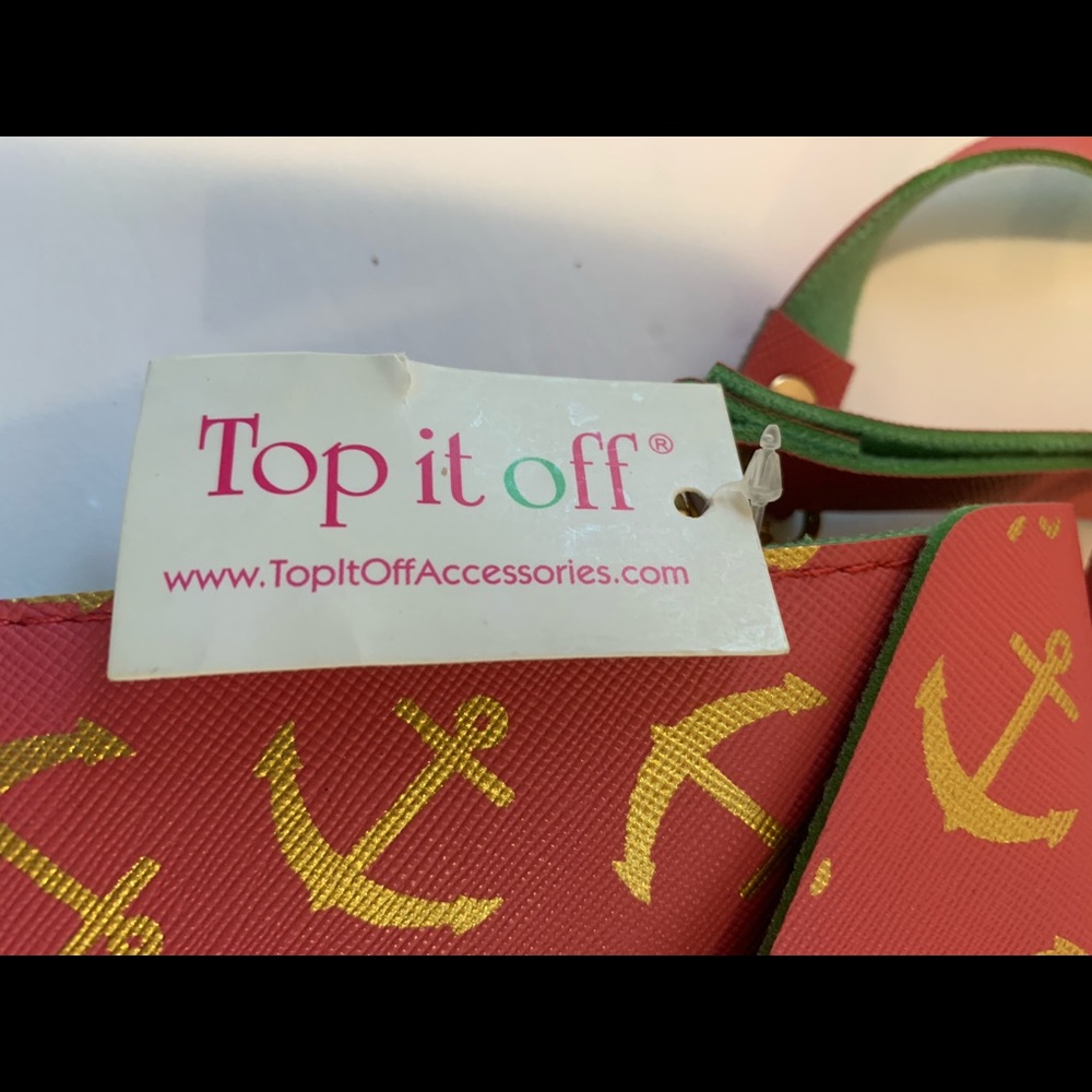 Top It Off Shoulder Bag/Wristlet NWT - Picture 2 of 7